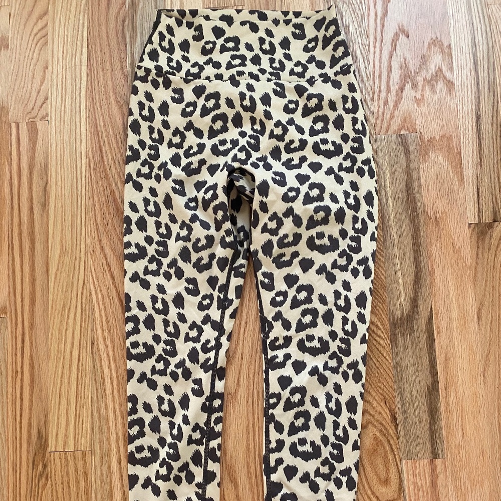 PcheeBum Leggings